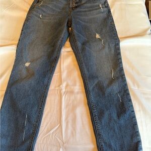 Silver Jeans Co. Avery Slim Crop Jeans | Size 27x25 | Distressed | Used